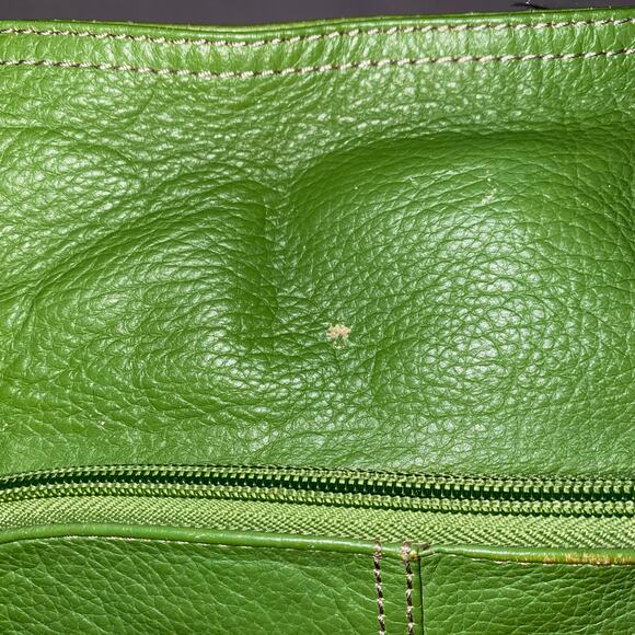Tignanello Green Pebbled Leather Shoulder Bag Buckle Detail east west handbag - Picture 10 of 11
